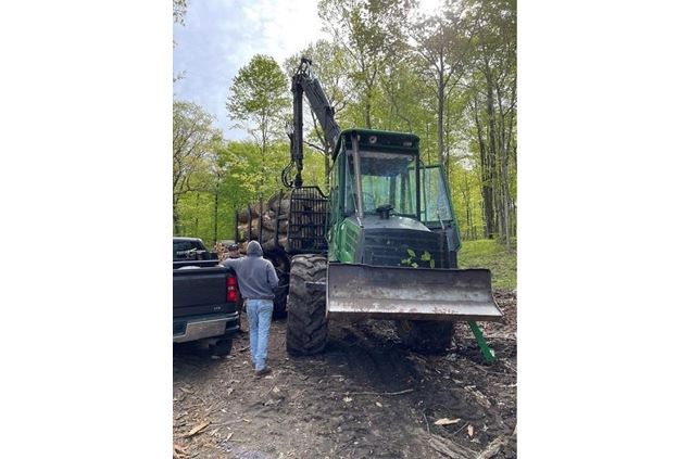 2006 John Deere 1010D Forwarder